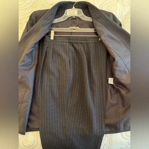 16P LeSuit Charcoal Gray Double Breasted pinstriped pantsuit - Picture 7 of 11
